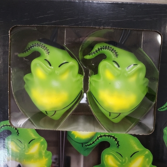 Gemmy Oogie Boogie LED Emoteglow Projection Musical Lights 7 Feet Long 8 Lights - Picture 4 of 12